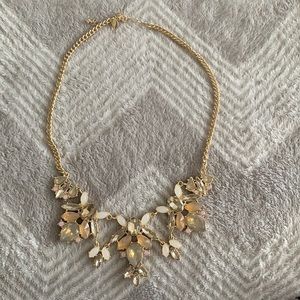 Women’s Express necklace